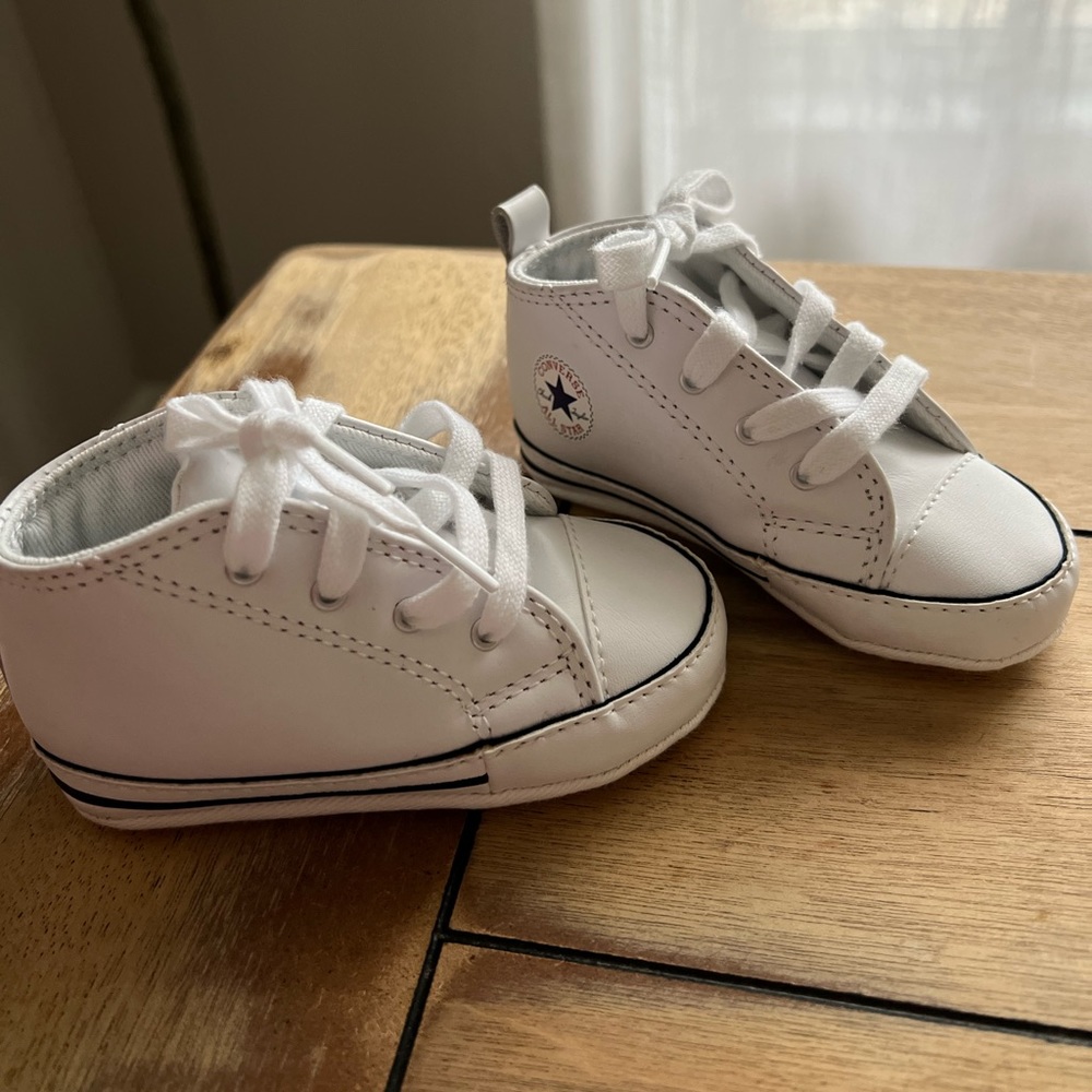 Baby converse sneakers size 4